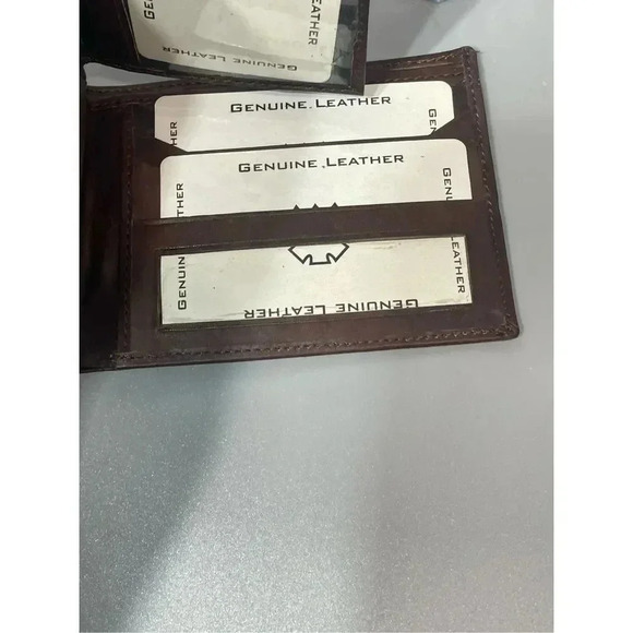 Santa Fe | Tooled Design Genuine Leather Bifold Wallet - Picture 5 of 8